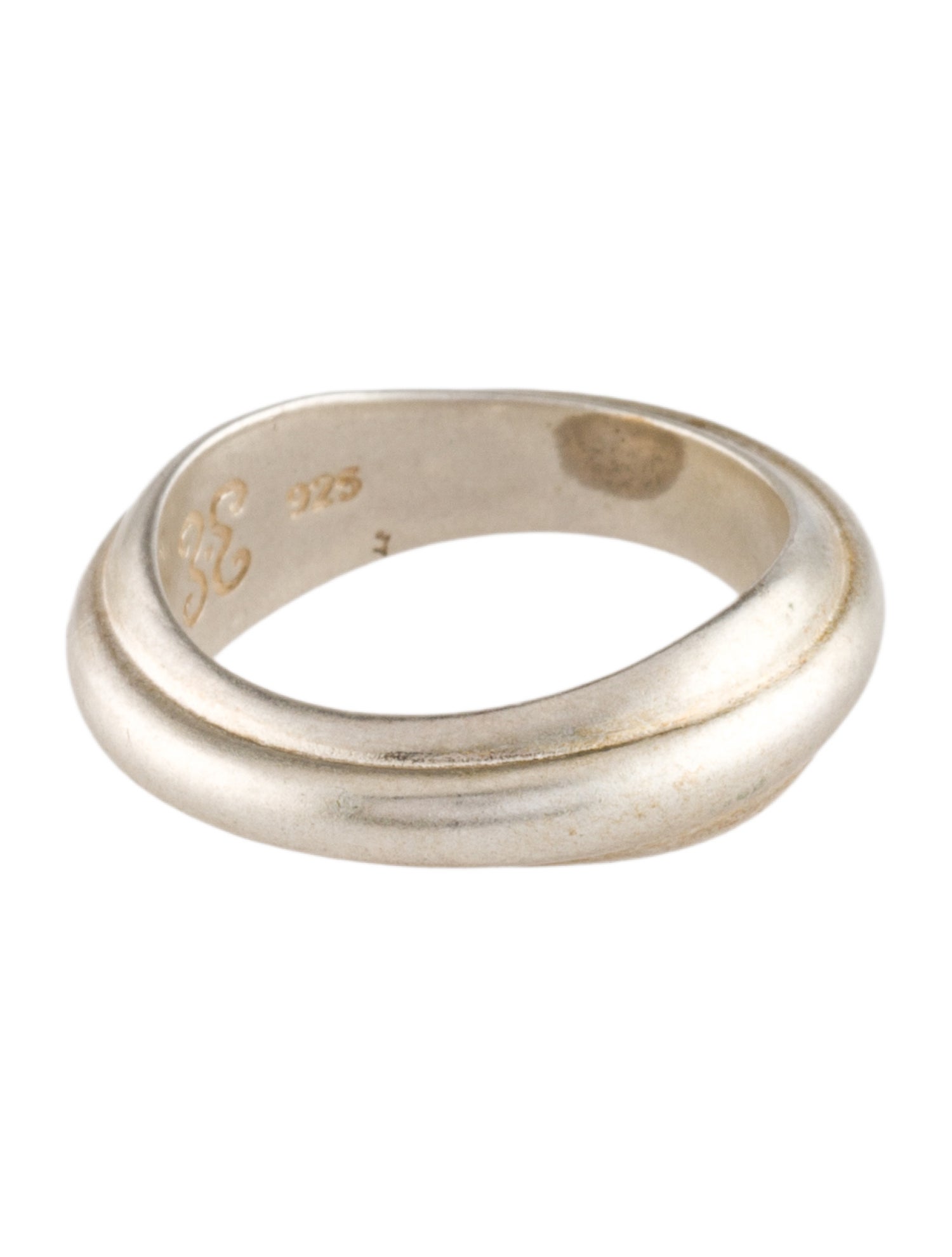 Sapir Bachar Eternity ring