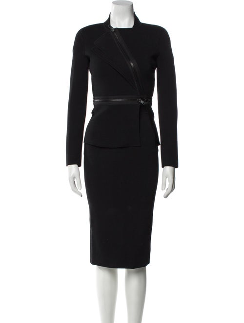 Scanlan Theodore Keyhole Accent Skirt Suit
