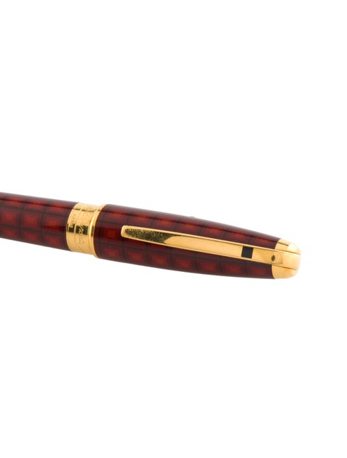S.T. Dupont Fidelio Guilloche Fountain Pen