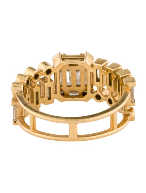 SHAY 18K Diamond Illusion Center Dot-Dash Band