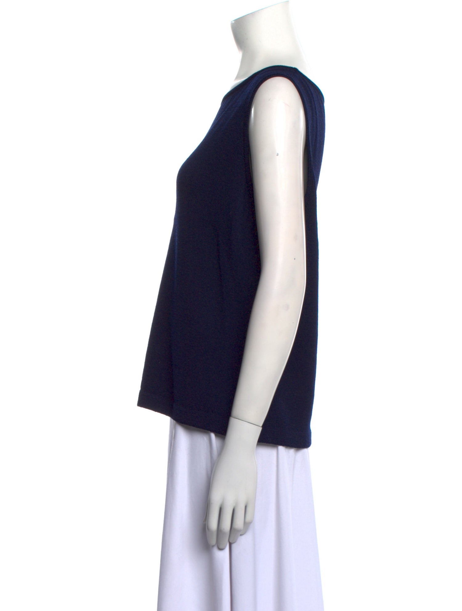 St. John Collection Bateau Neckline Sleeveless Top