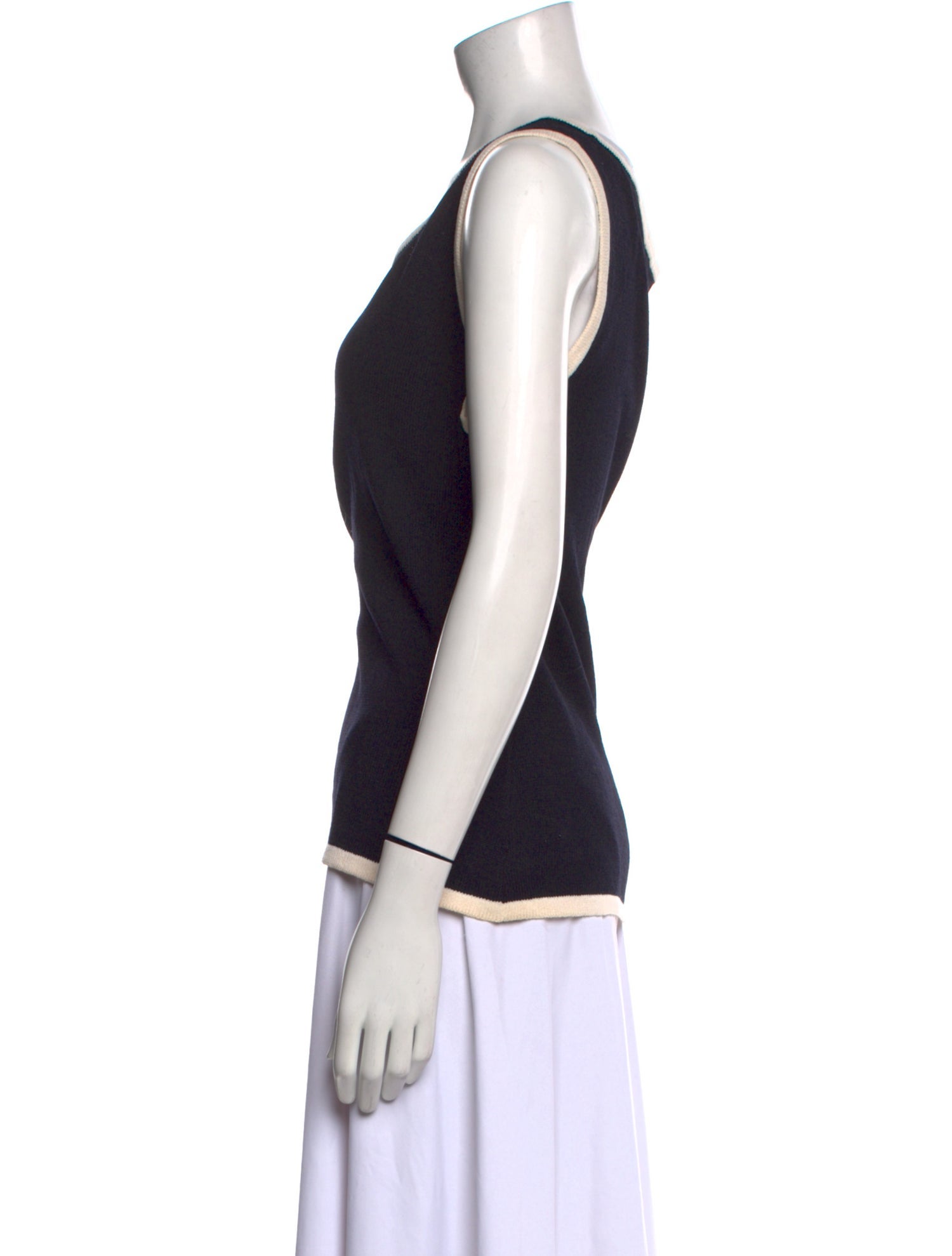 St. John Collection Scoop Neck Sleeveless Top