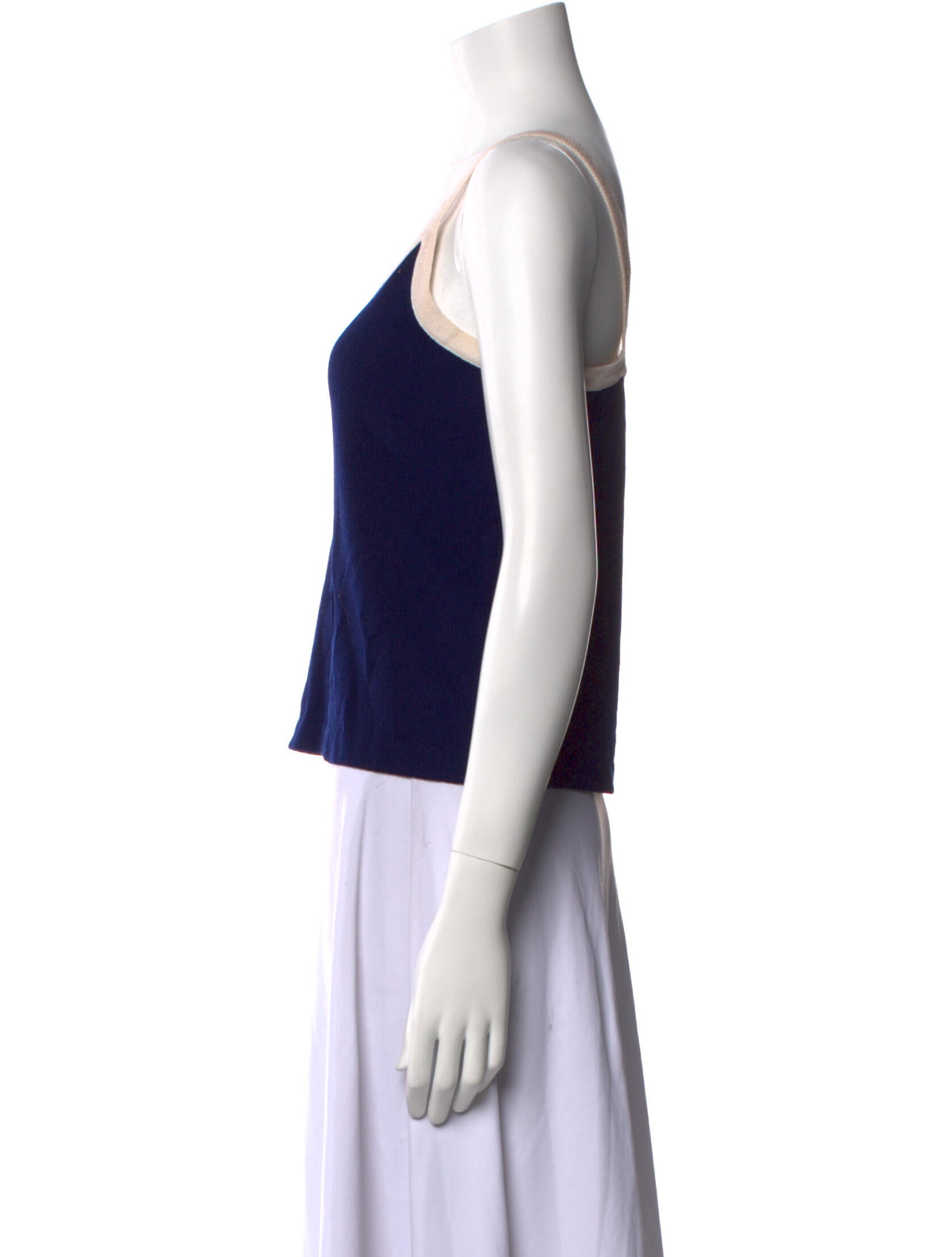 St. John Collection Wool Scoop Neck Top