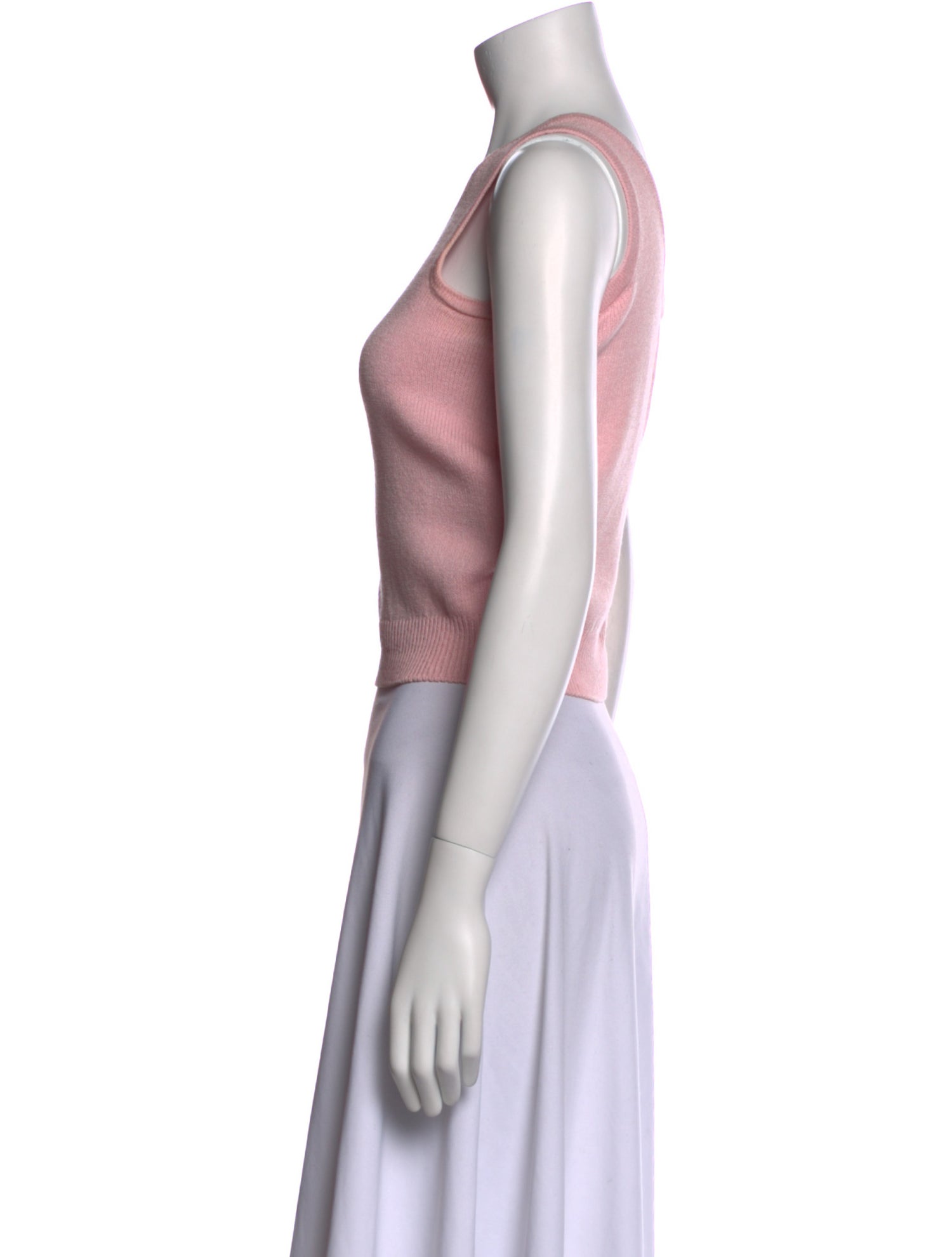 St. John Collection Scoop Neck Sleeveless Crop Top