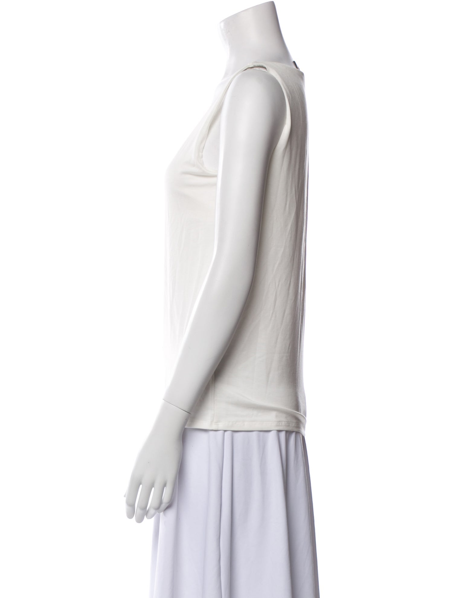 St. John Collection Scoop Neck Sleeveless Top
