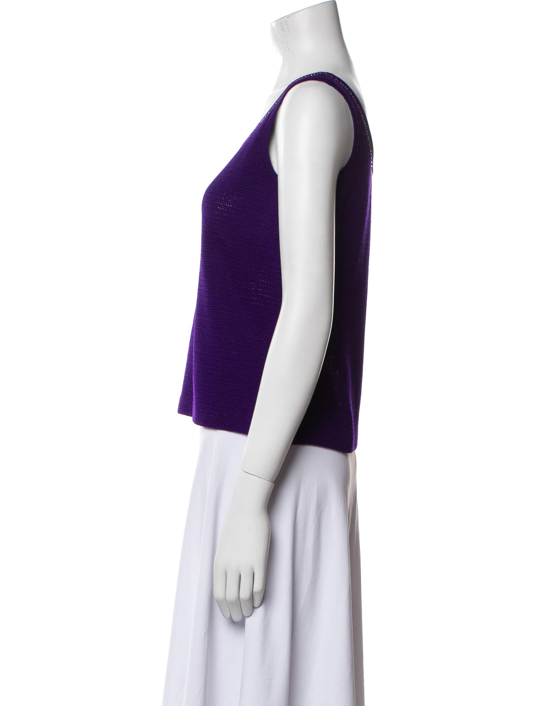 St. John Collection Scoop Neck Sleeveless Top
