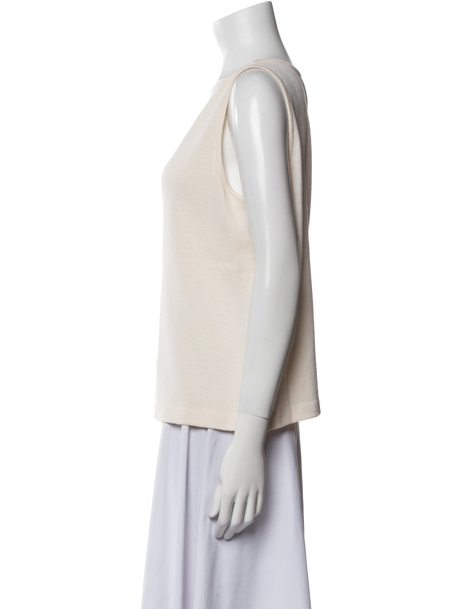 St. John Collection Scoop Neck Sleeveless Top