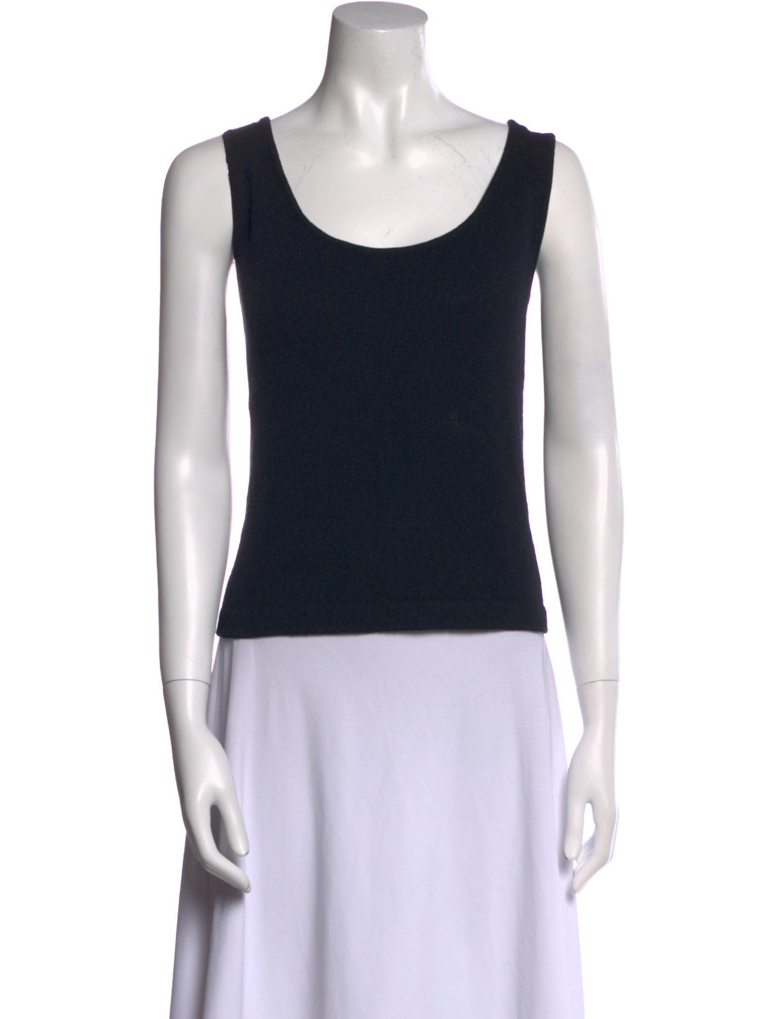 St. John Collection Scoop Neck Sleeveless Top