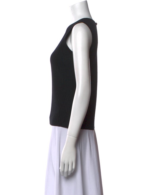 St. John Collection Crew Neck Sleeveless Top