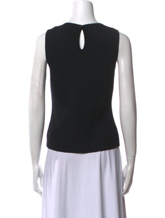 St. John Collection Crew Neck Sleeveless Top