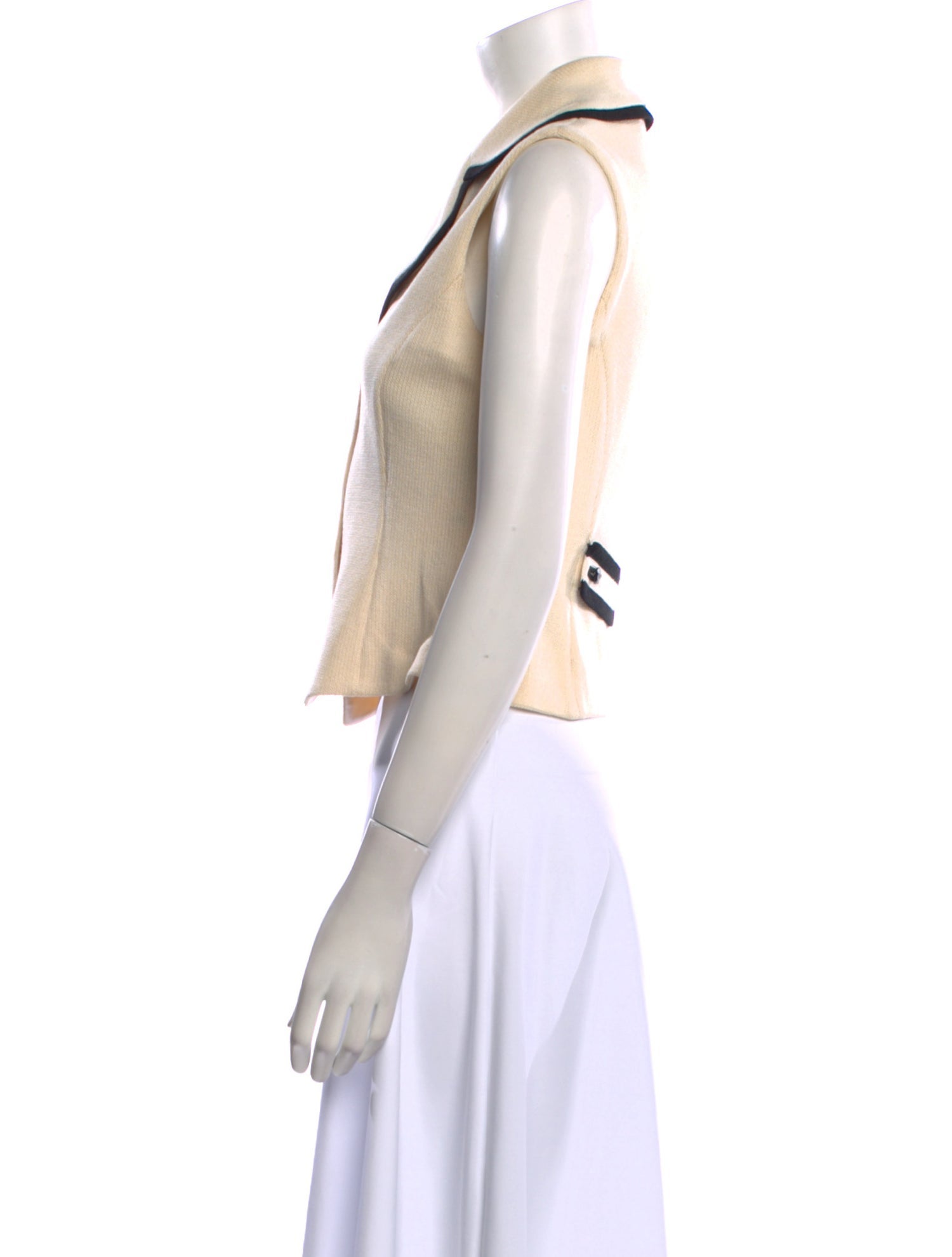 St. John Collection Sleeveless Crop Top