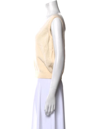 St. John Collection Scoop Neck Sleeveless Crop Top