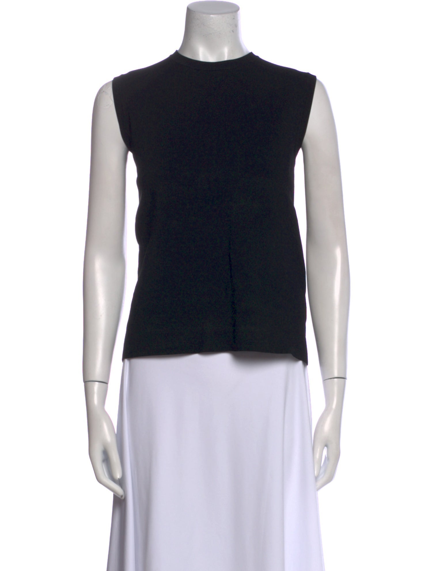 St. John Collection Crew Neck Sleeveless Crop Top