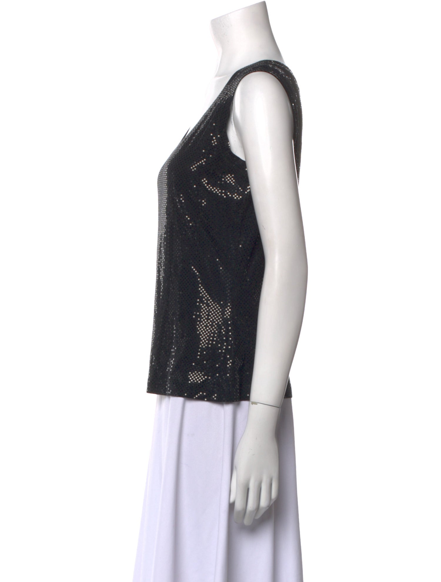 St. John Caviar Scoop Neck Sleeveless Top