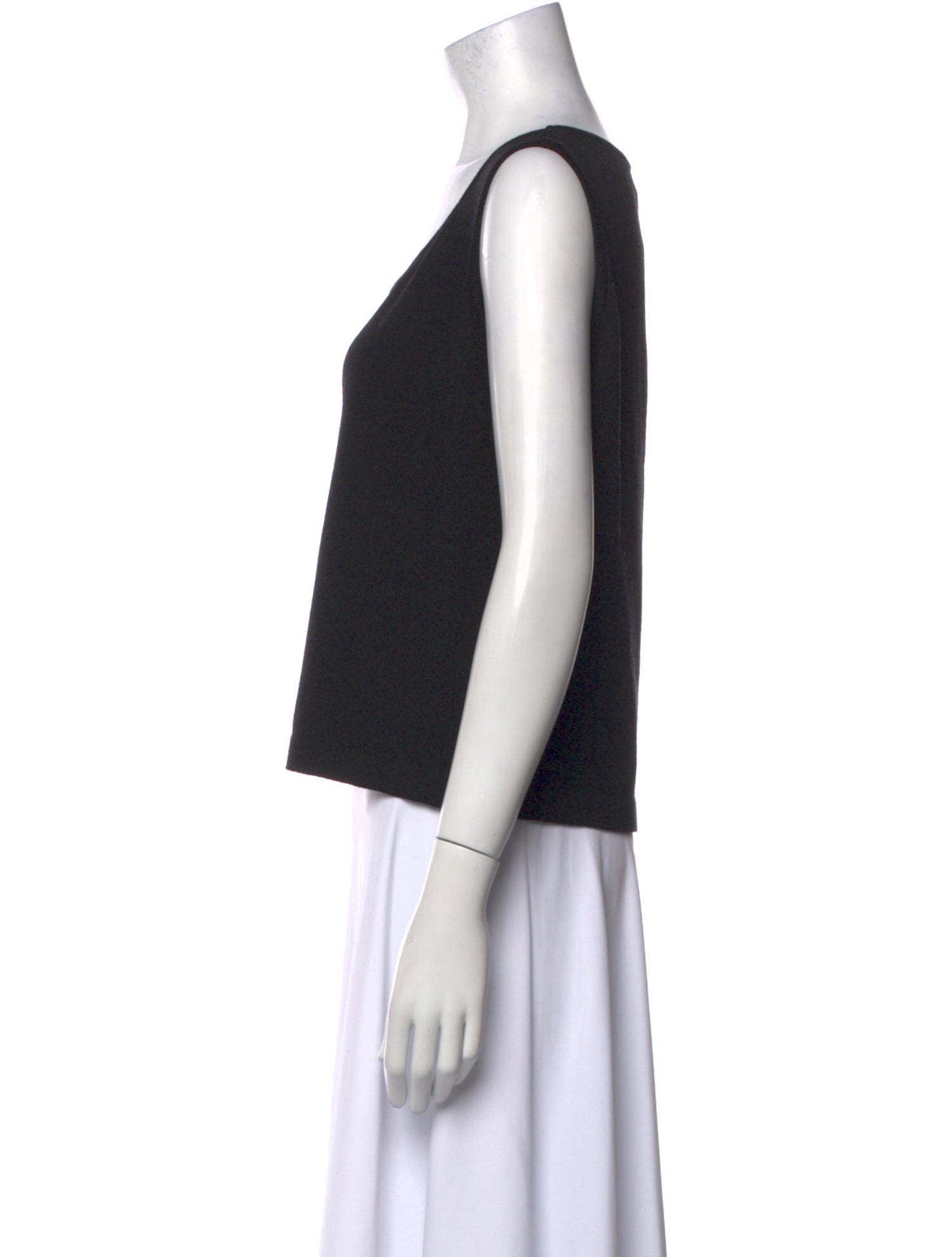 St. John Caviar Scoop Neck Sleeveless Crop Top