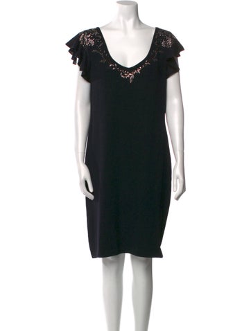 St. John Evening Dresses V-Neck Knee-Length Dress US 8 | M