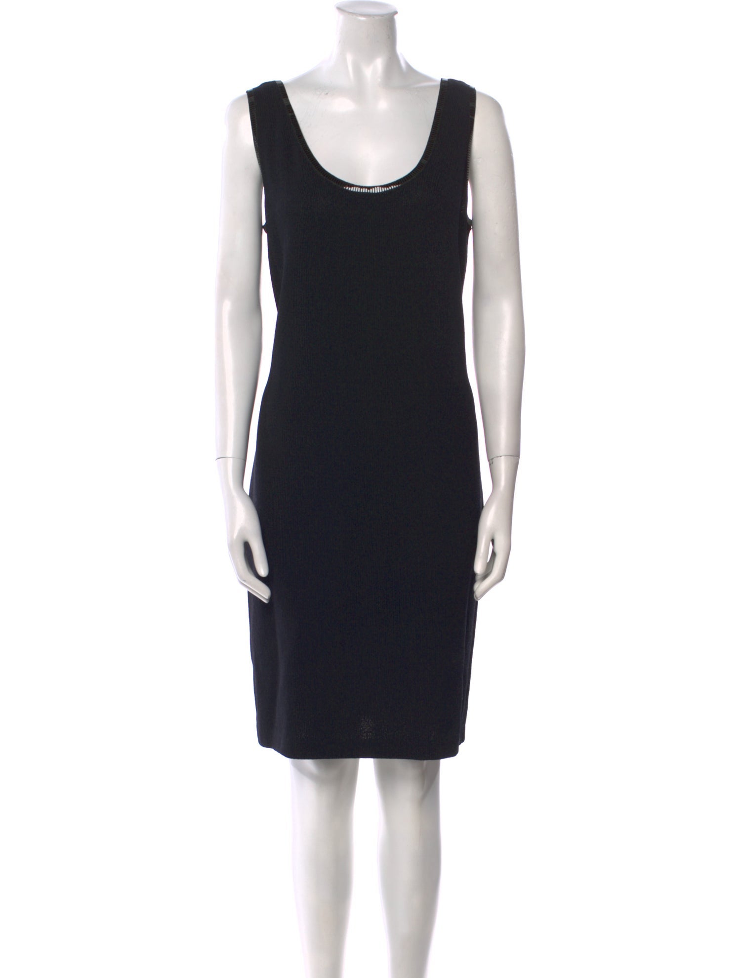 St. John Evening Scoop Neck Knee-Length Dress
