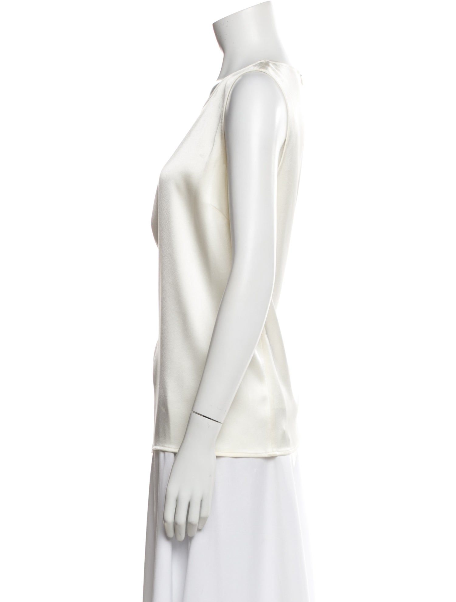 St. John Evening Crew Neck Sleeveless Top