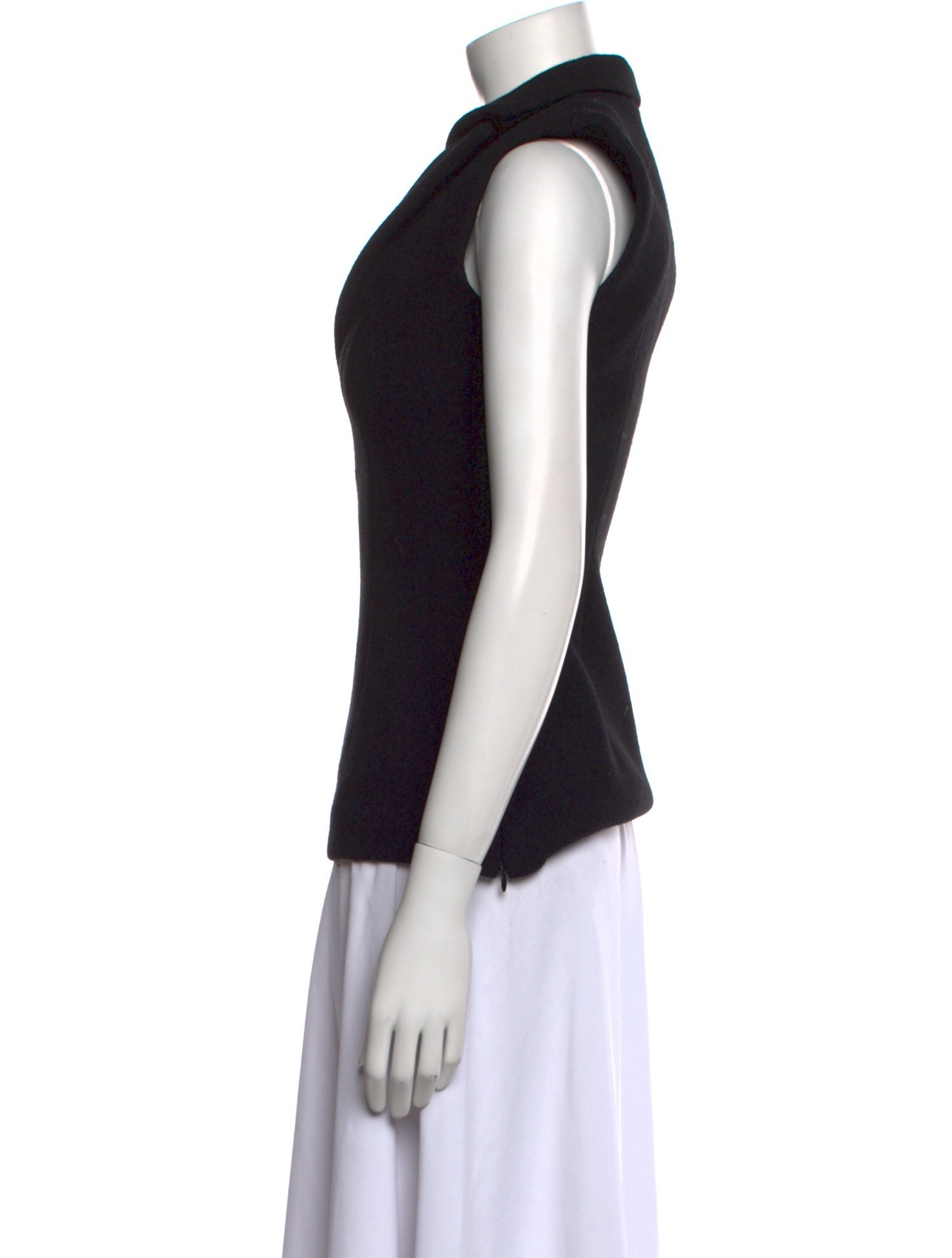 LAPOINTE V-Neck Sleeveless Top