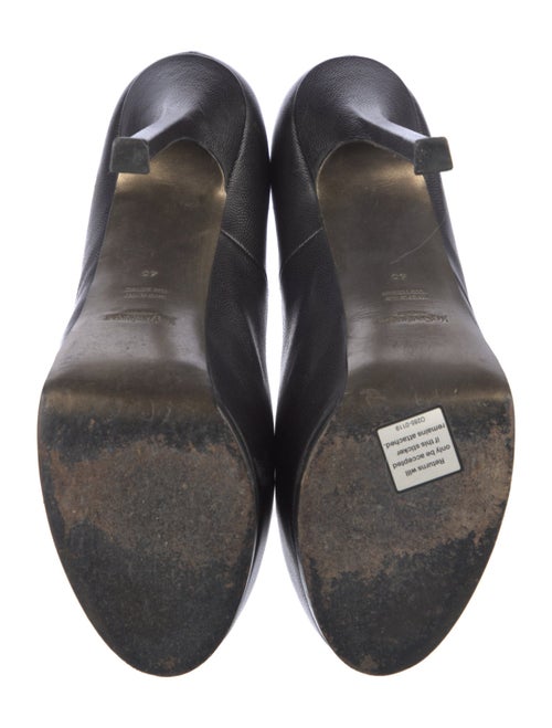 Saint Laurent Tribtoo Leather Pumps