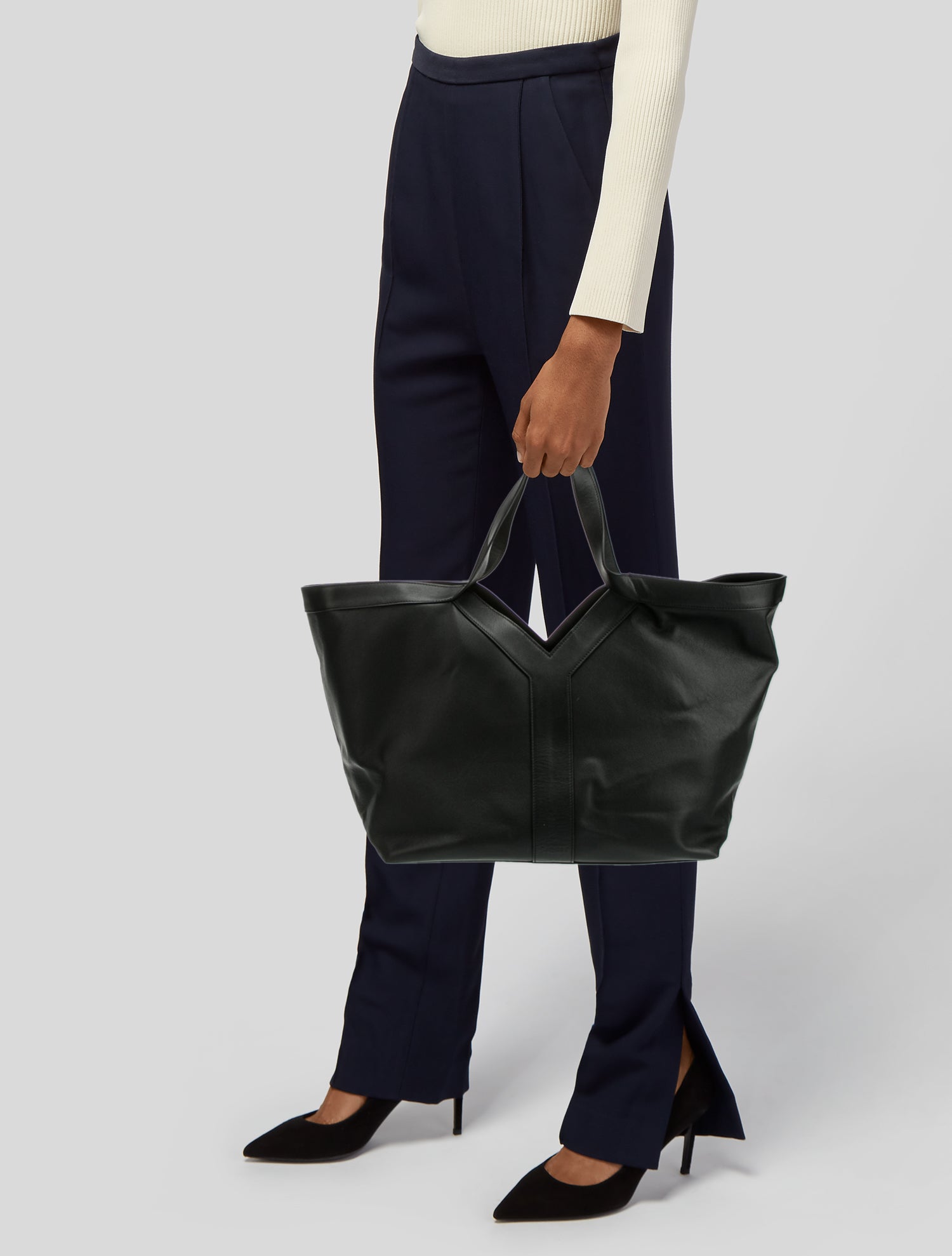 Celine 2022 Cabas Drawstring Cuir Triomphe - Black Totes