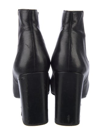 Saint Laurent Leather Chelsea Boots