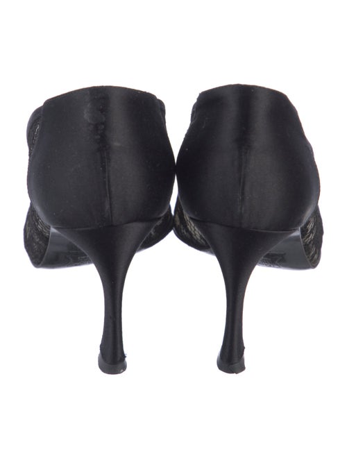 Yves Saint Laurent Lace Lace Pattern Pumps