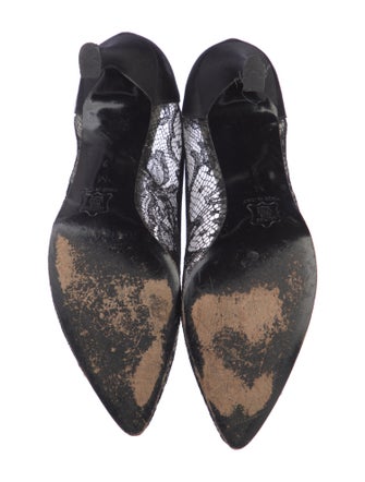 Yves Saint Laurent Lace Lace Pattern Pumps