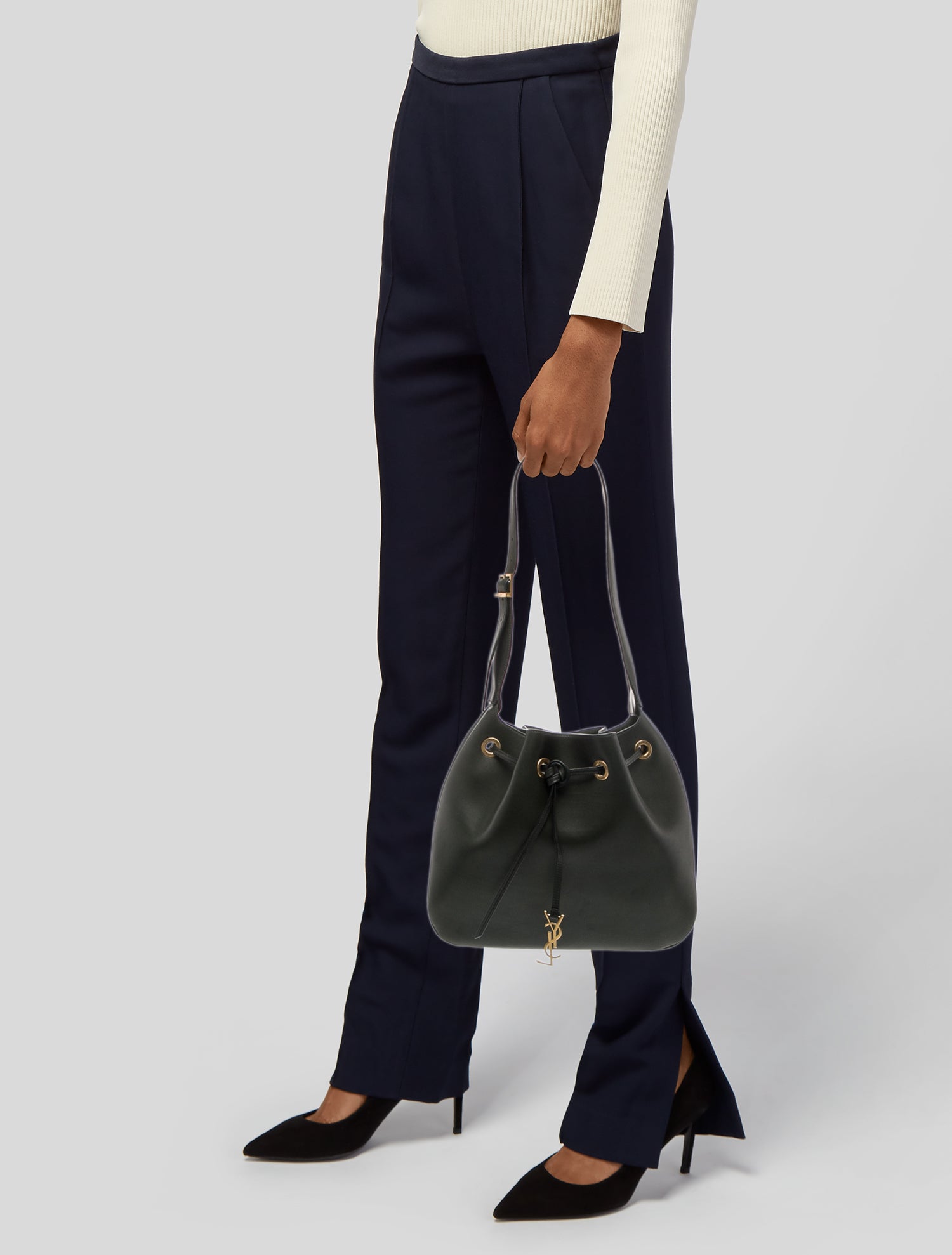 新色【Tory Burch】軽量で使いやすい ☆ NYLON WEB MINI HOBO ☆ Tory Burch Nylon Web Mini Hobo Crossbody Bag Navy | eBay