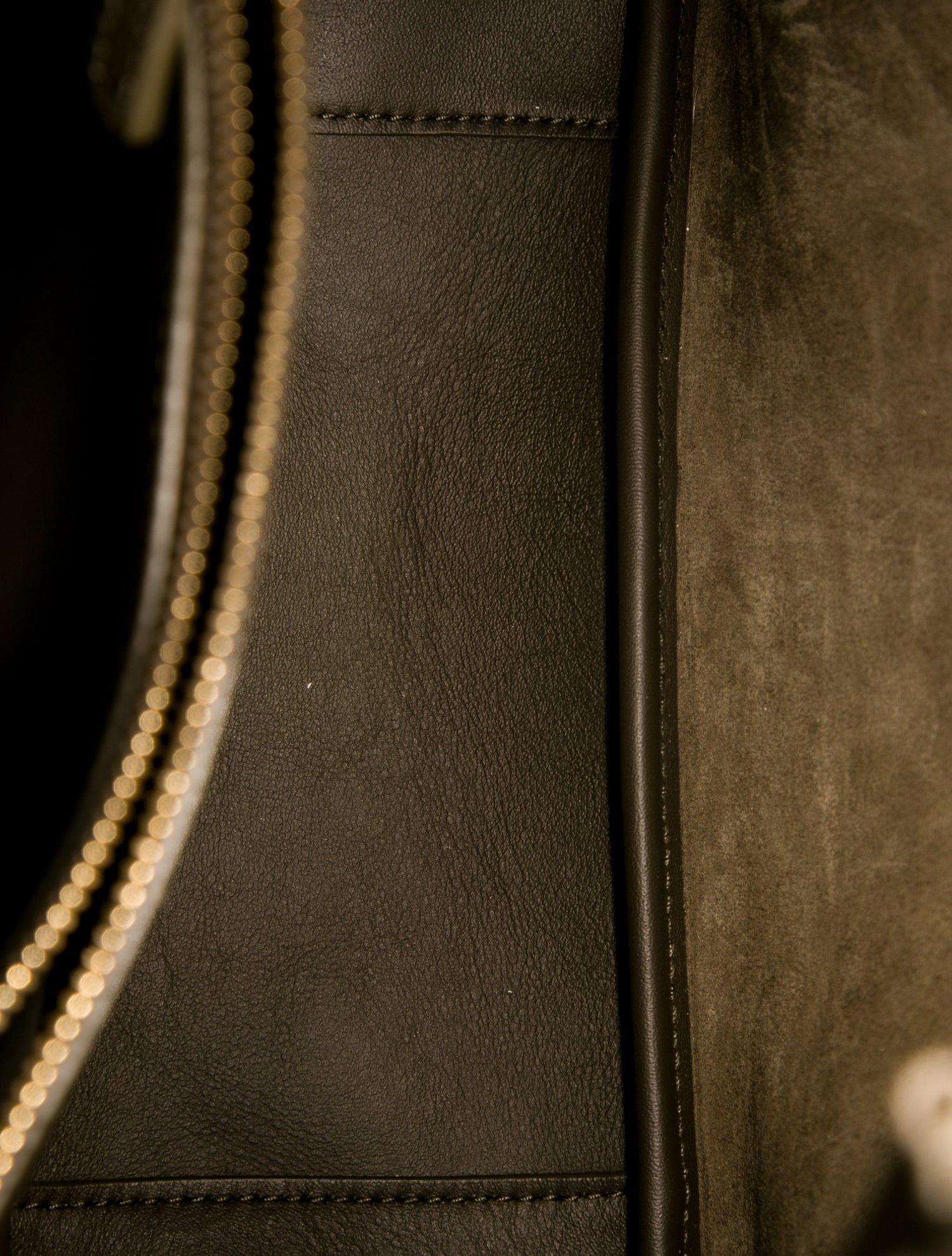 Saint Laurent Signature Le 5 à 7 Small 2024