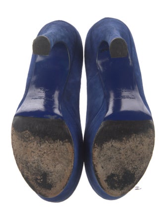 Yves Saint Laurent Suede Pumps