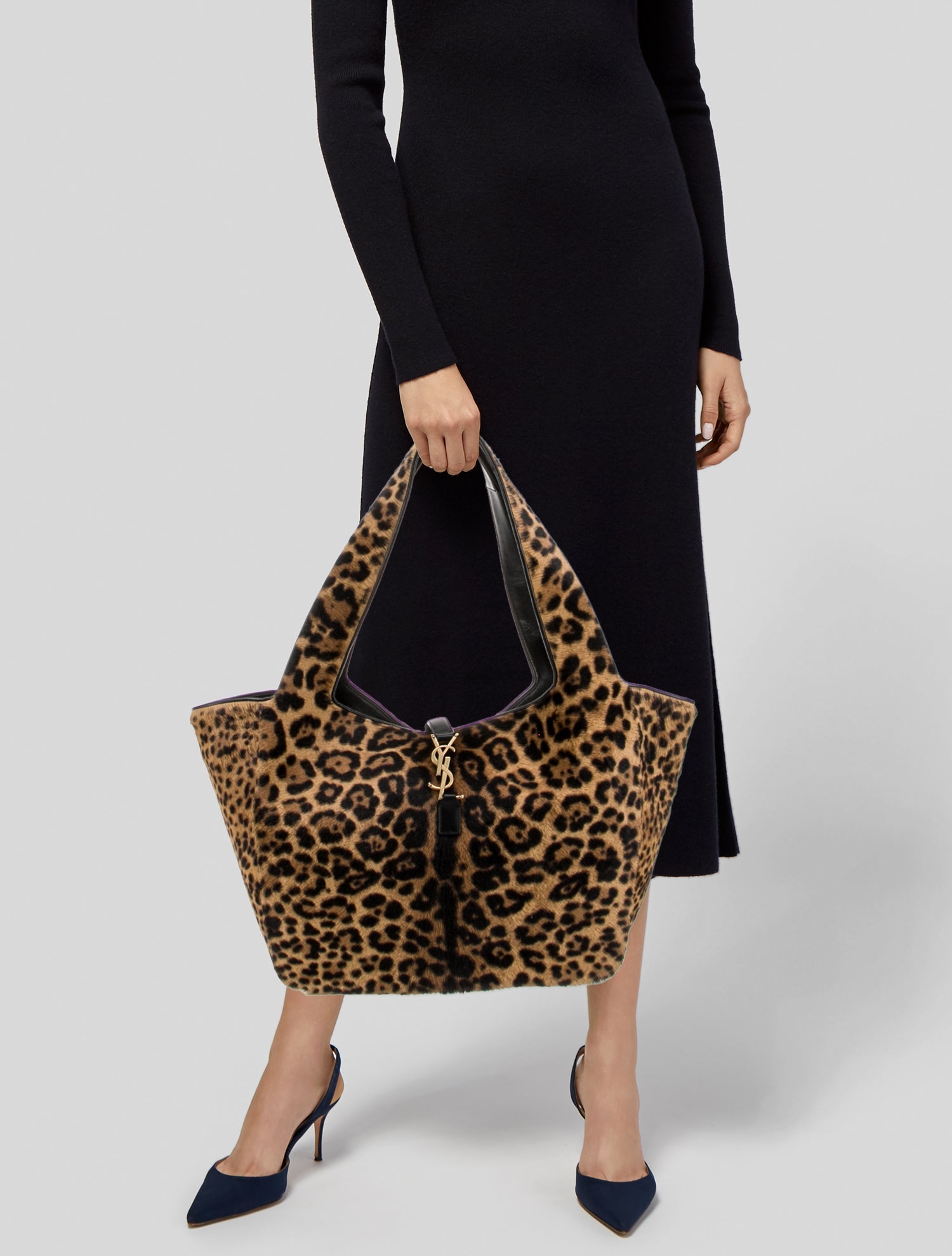 Saint Laurent Signature LE 5 À 7 BEA 2025