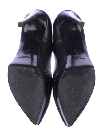 Saint Laurent Leather Pumps