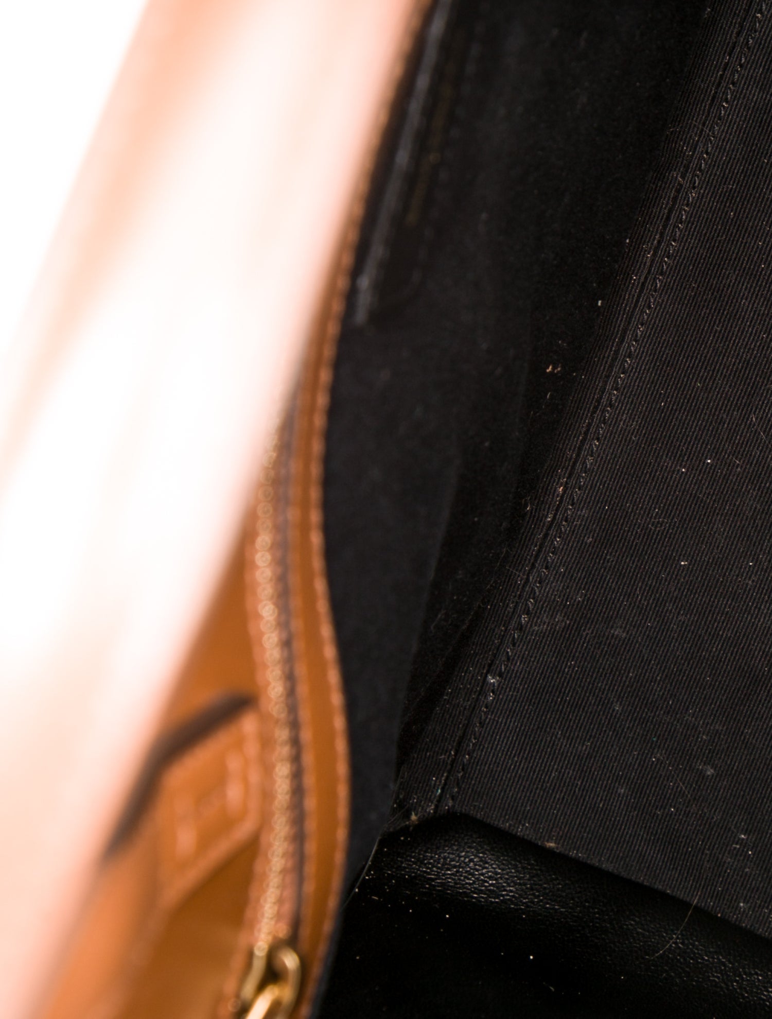 Saint Laurent Leather Manhattan Medium