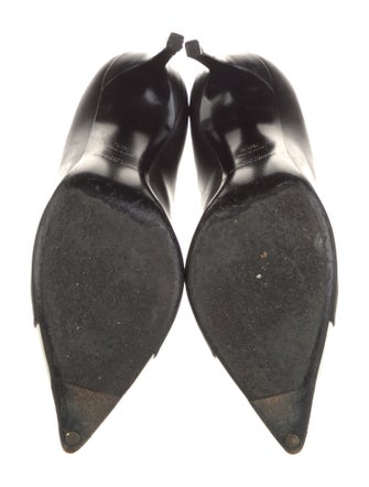 Saint Laurent Leather Pumps