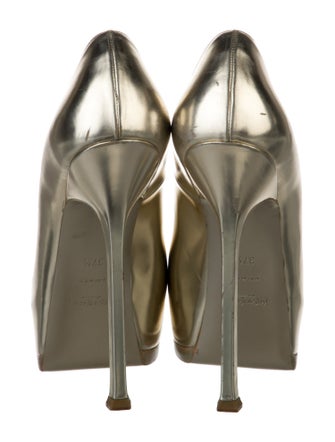 Yves Saint Laurent Patent Leather Pumps