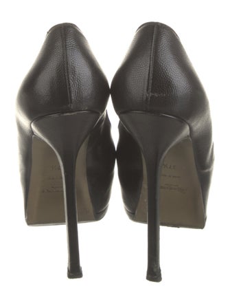 Yves Saint Laurent Leather Pumps