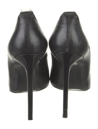 Saint Laurent Leather Pumps