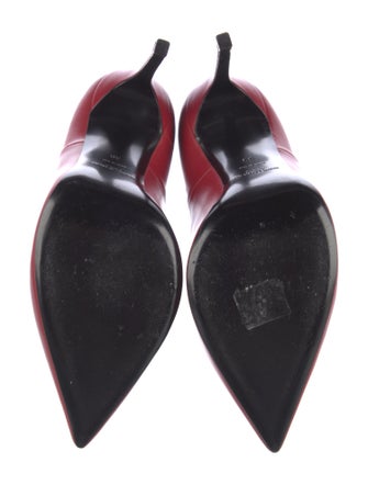 Saint Laurent Leather Pumps