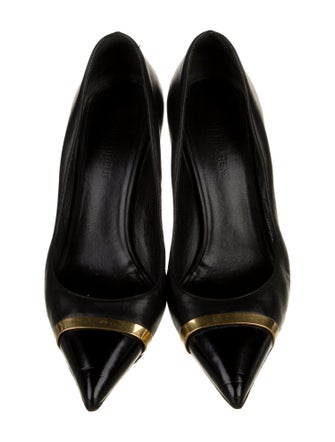 Saint Laurent Leather Pumps