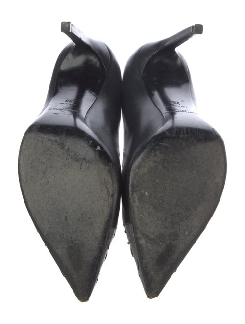 Saint Laurent Leather Pumps