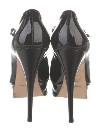 Saint Laurent Patent Leather Pumps