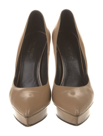 Saint Laurent Patent Leather Pumps