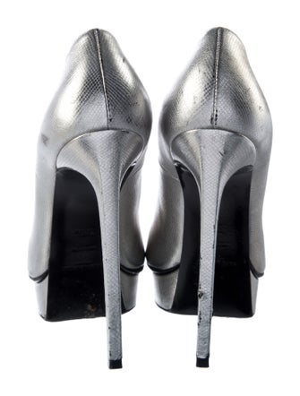 Saint Laurent Leather Pumps