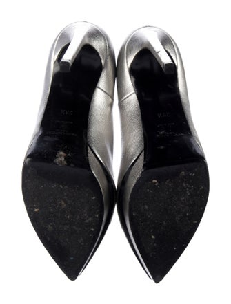 Saint Laurent Leather Pumps
