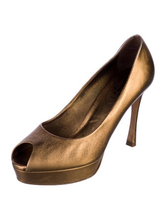 Saint Laurent Leather Pumps