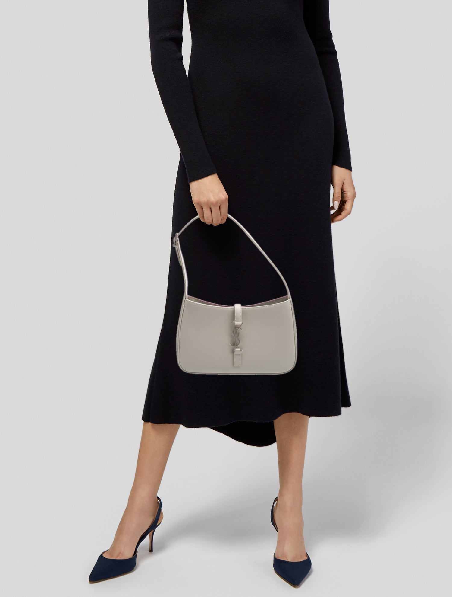 Saint Laurent Leather Le 5 à 7 2022