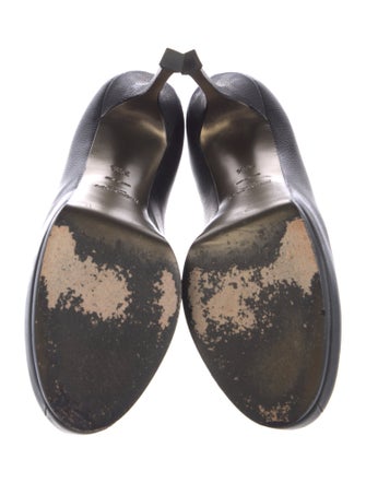 Saint Laurent Leather Pumps