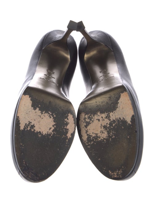 Saint Laurent Leather Pumps