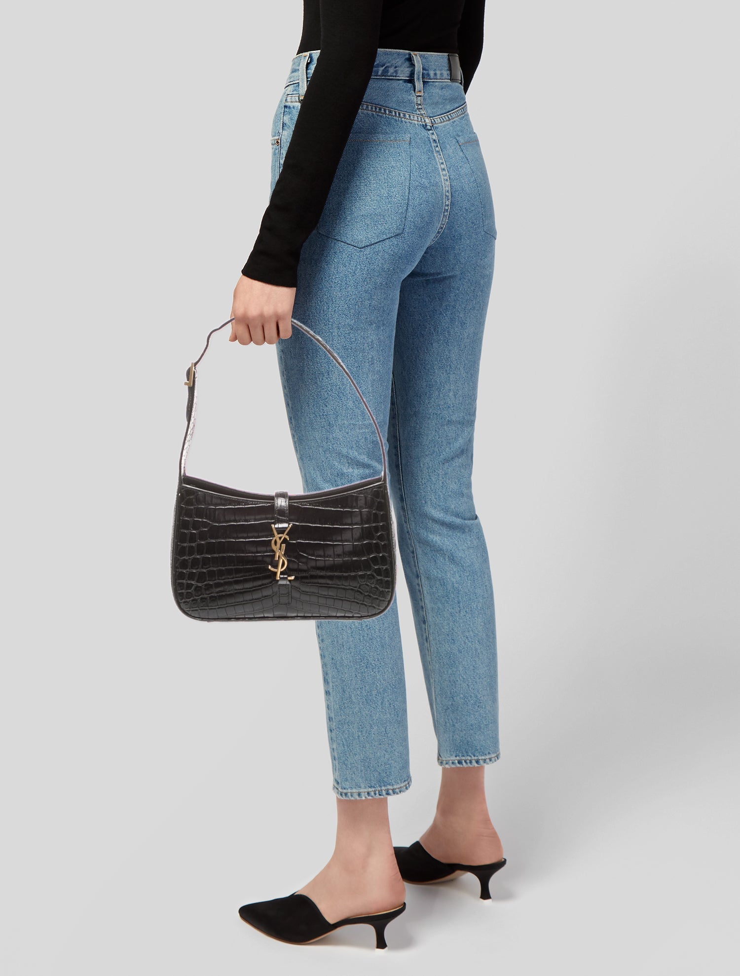 Saint Laurent Leather Le 5 à 7